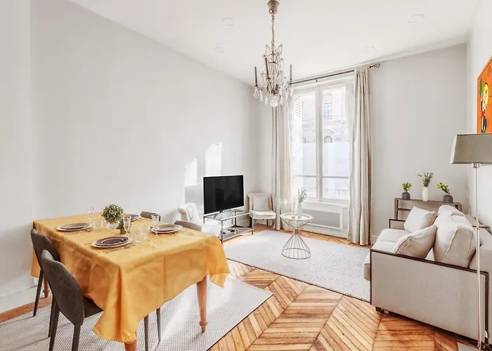 Charmant Appartement 4P- Face Arc De Triomphe